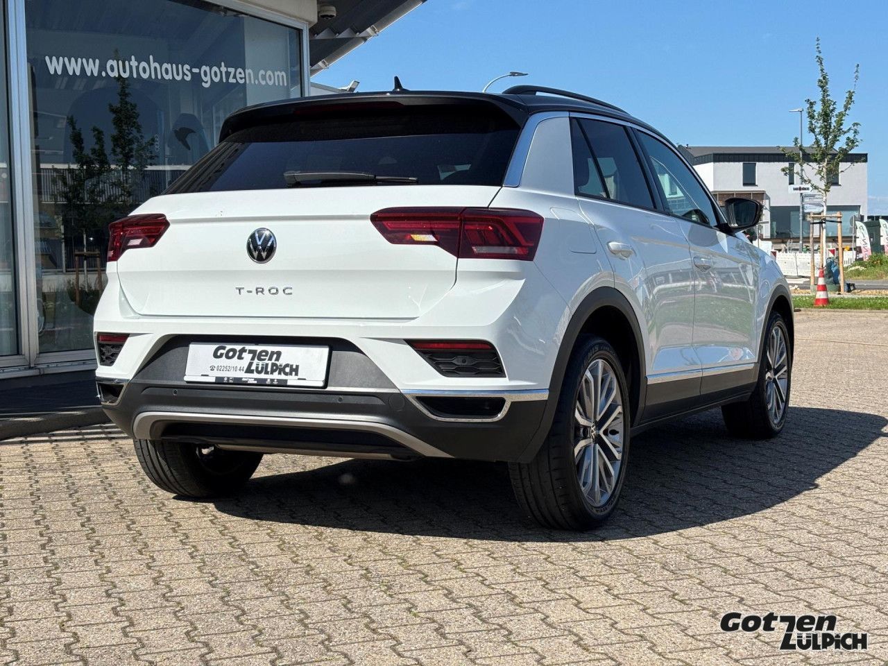 Fahrzeugabbildung Volkswagen T-Roc Sport 1.5 TSI App-Connect E-Heckklappe PDC
