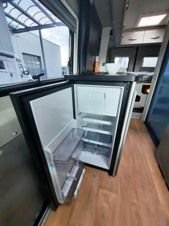 Fahrzeug Übersicht 15 Fahrzeugabbildung Crosscamp Camper Vans CV 600 Opel Verfüg./Sparen Sie 14.74