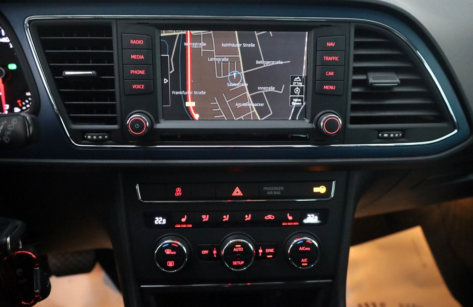 Fahrzeugabbildung SEAT Leon ST Connect, T.Leder, Navi, ACC,LED,AHK,+WR!