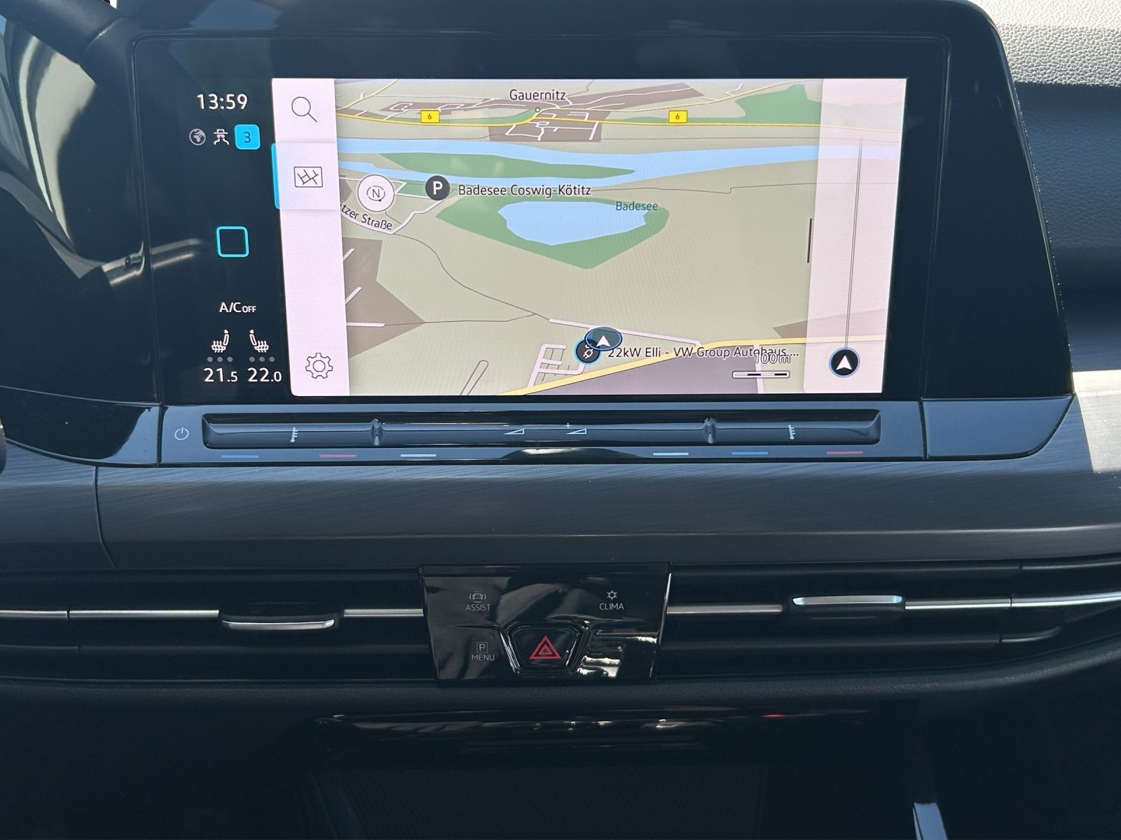 Fahrzeugabbildung Volkswagen Golf VIII Variant eTSI  Style DSG Matrix AHK Nav