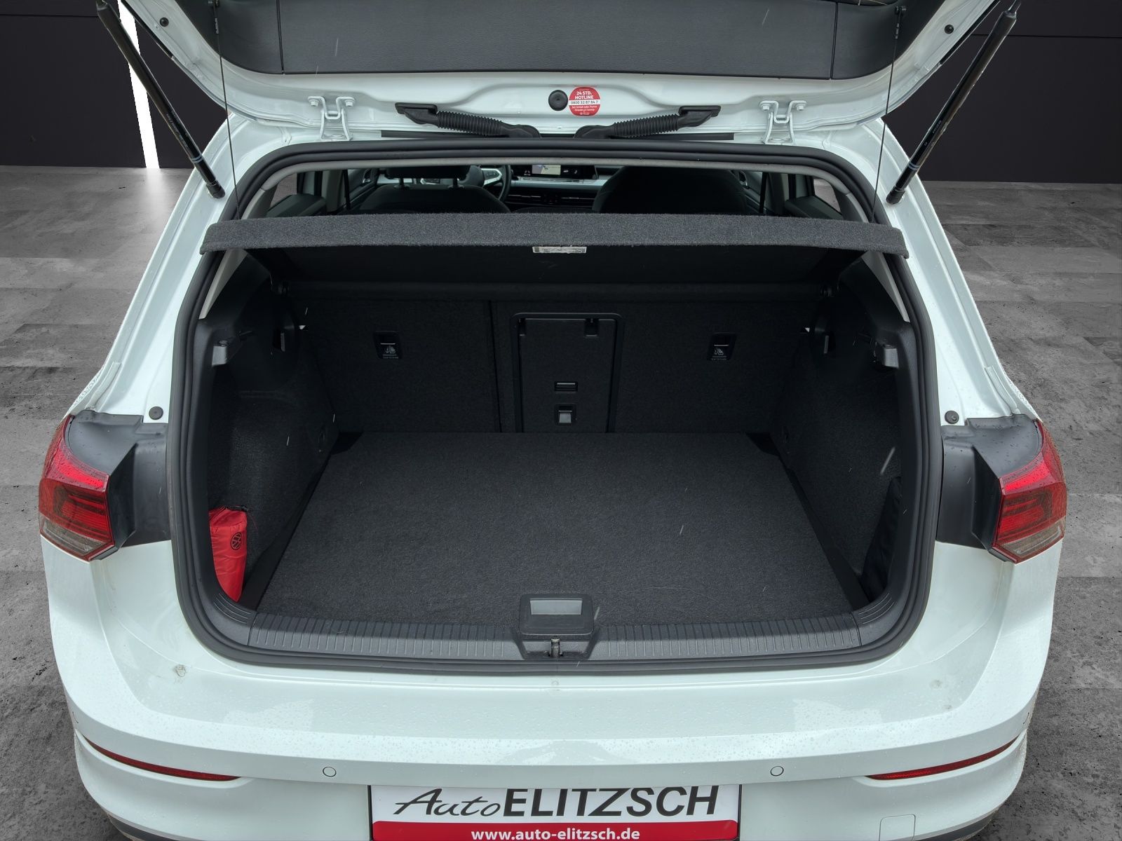 Fahrzeugabbildung Volkswagen Golf VIII Active TDI DSG LED Navi ACC SHZ App-Co