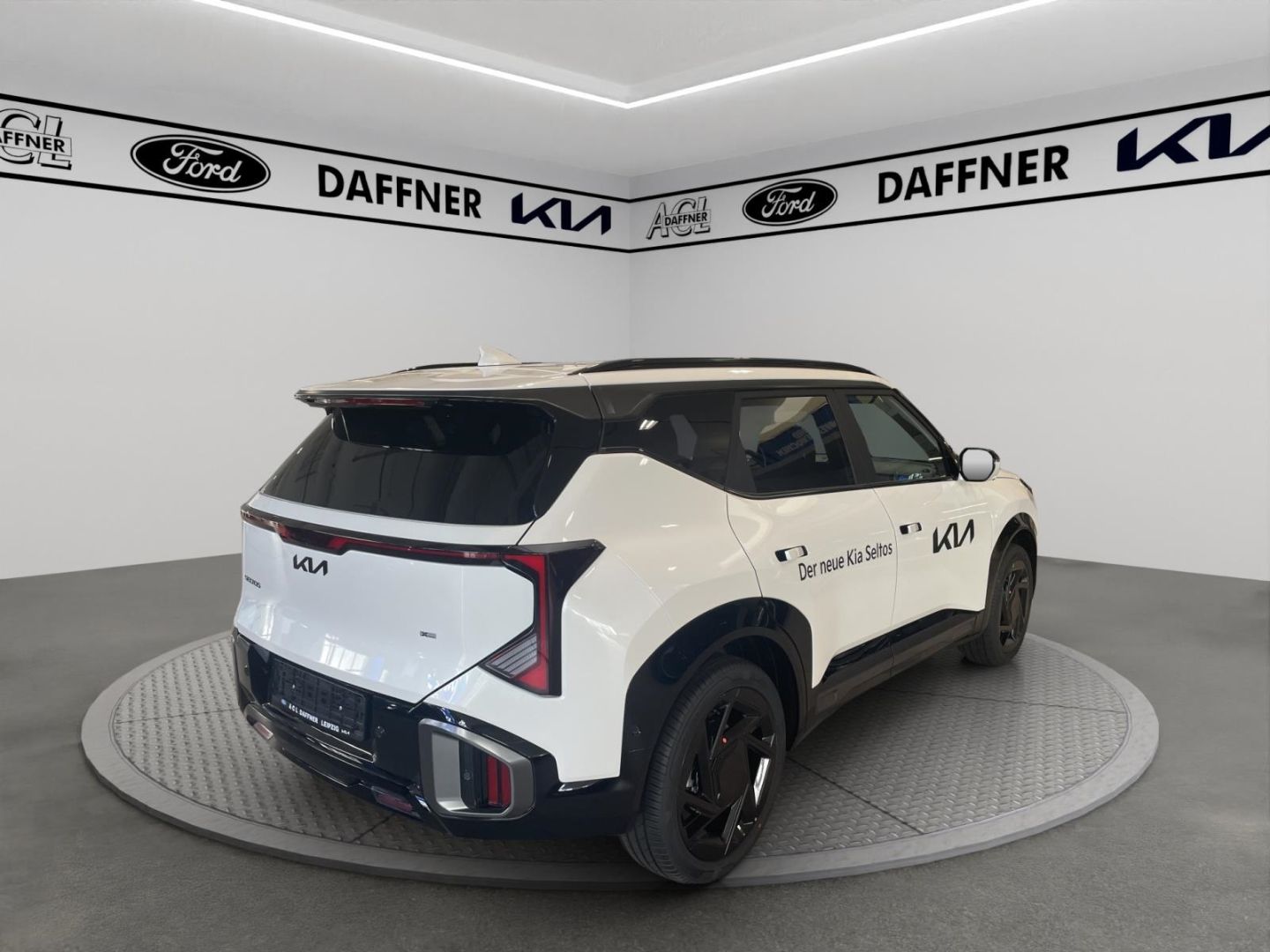 Fahrzeugabbildung Kia Seltos 1.6 T-GDI AWD X-Line H&K 360° Kamera TotW
