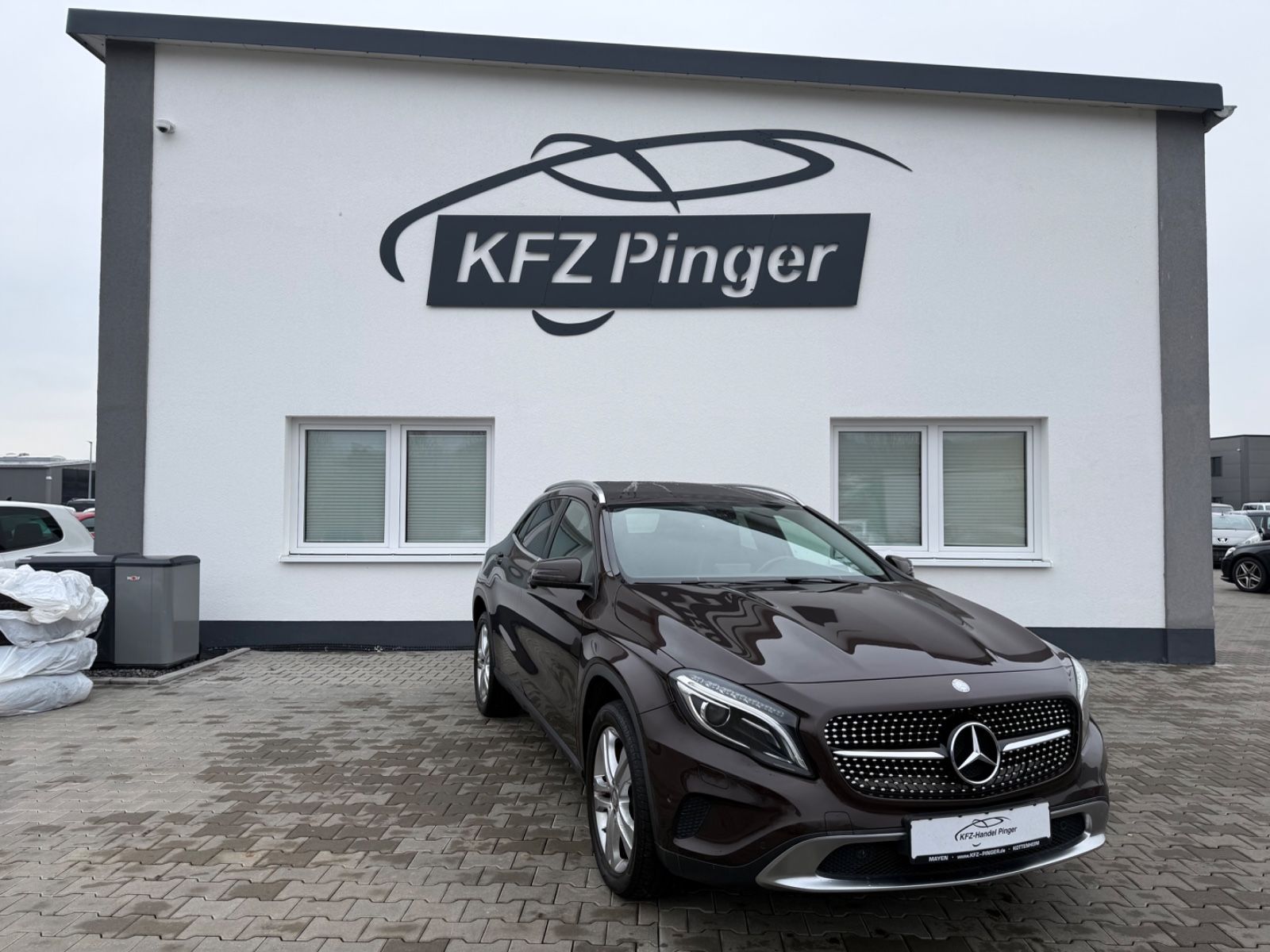 MERCEDES-BENZ GLA 200