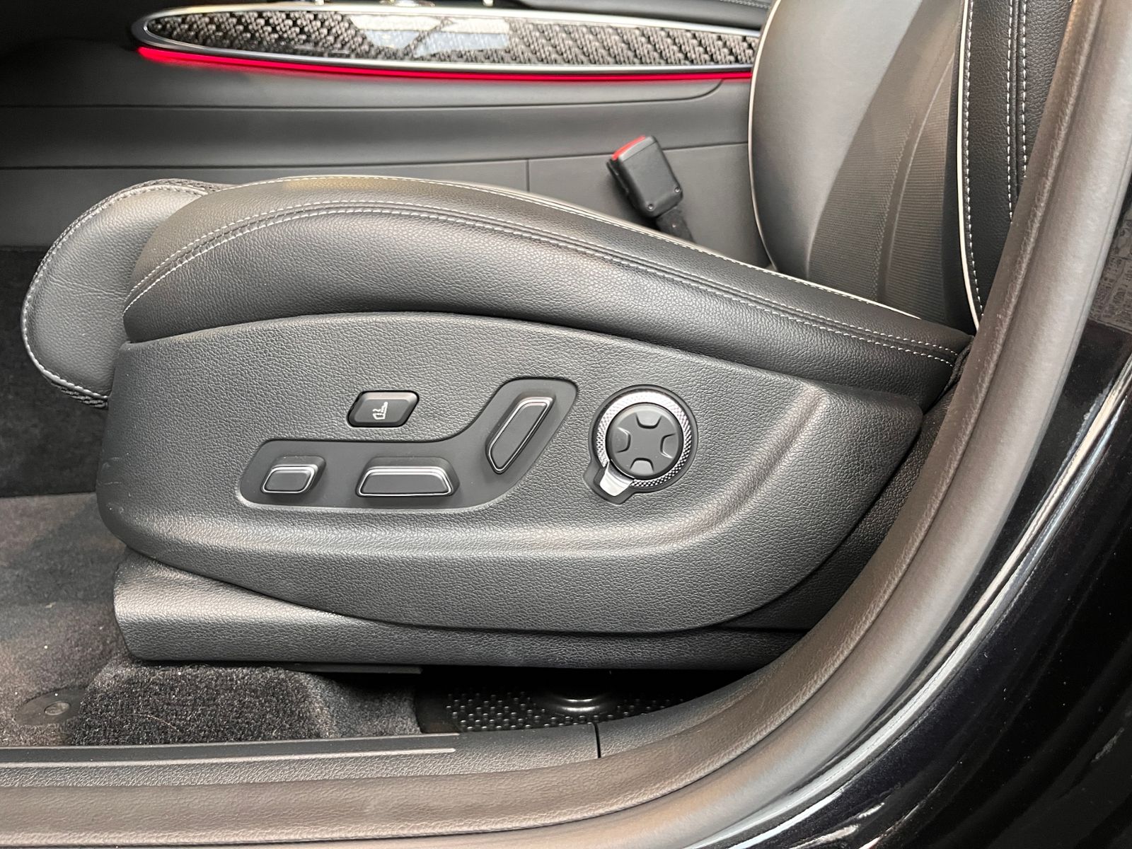 Fahrzeugabbildung Genesis GV70 Sport 4WD 360° LED Technik + Komf.Pak.
