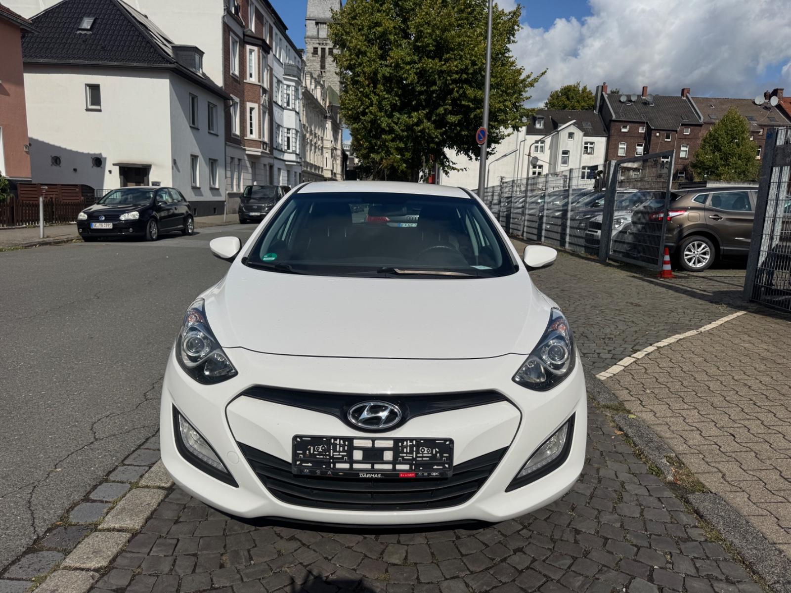Hyundai i30 blue 1.6/Klima/kamera