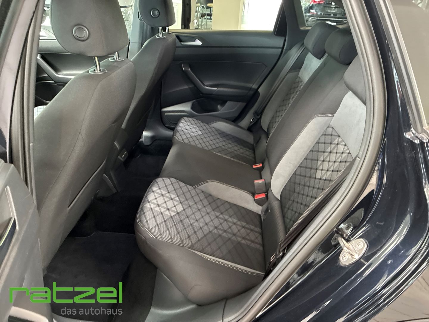 Fahrzeugabbildung Volkswagen Taigo R-Line 1.0 TSI App Connect LED Matrix