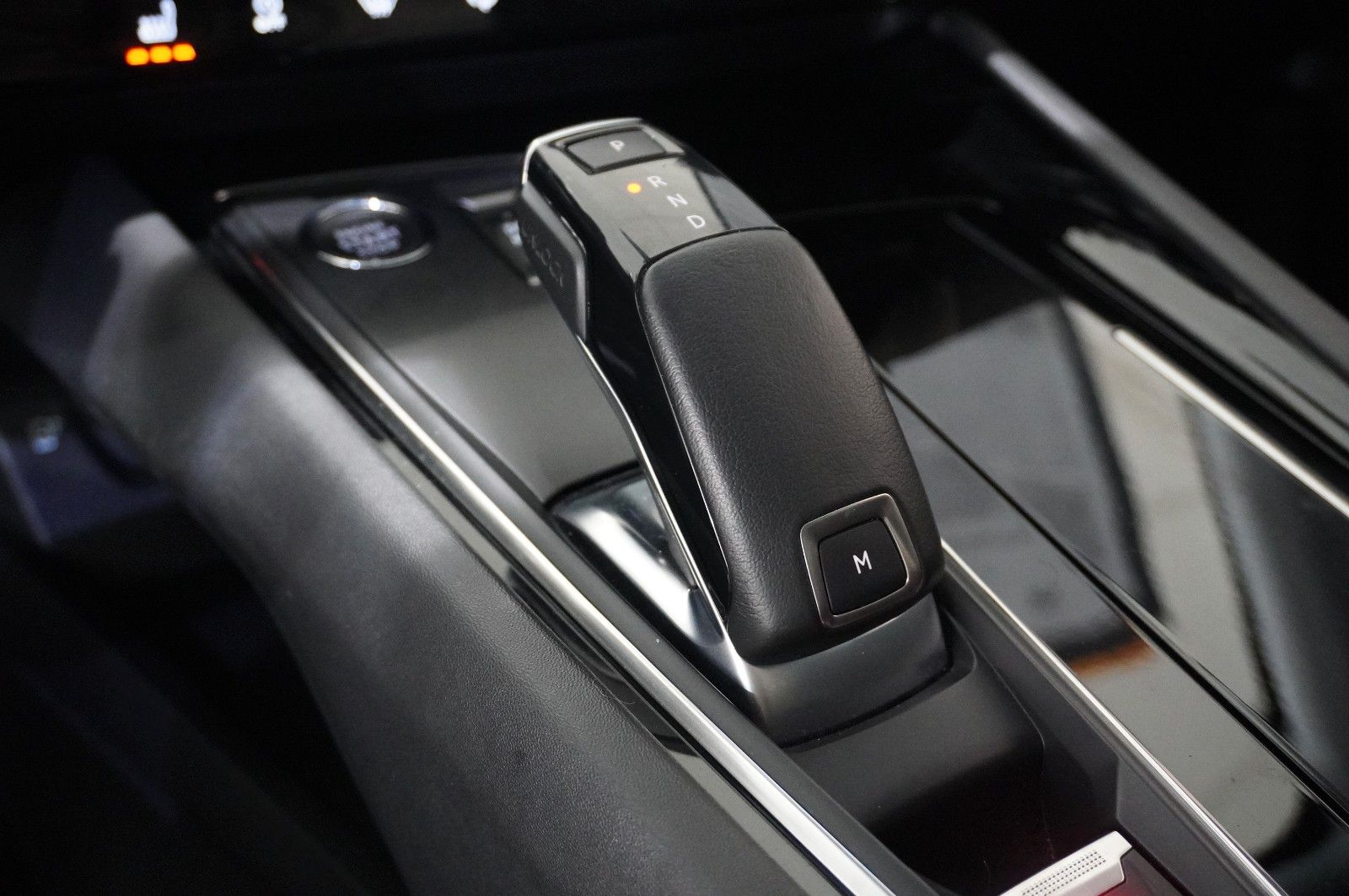 Fahrzeugabbildung Peugeot 508 SW 1.2T ALLURE PACK NAVI/LED/KAMERA/SHZ/VIRT