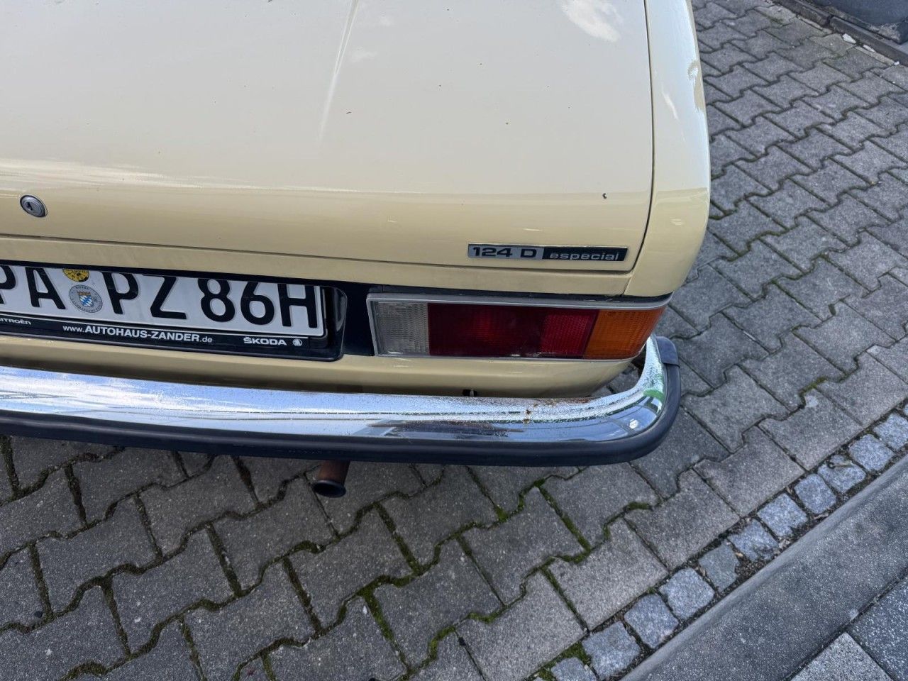 Fahrzeugabbildung SEAT 124 Especial 1430 H-Kennzeichen