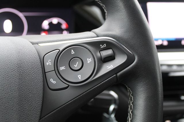 Fahrzeugabbildung Opel Grandland 1.2 Turbo Elegance 360,AHK,KlimaA,LED