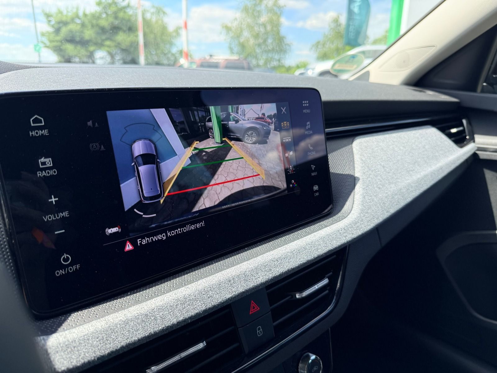Fahrzeugabbildung SKODA Kamiq Balance 1,5 TSI 110 kW 7-Gang-DSG*AHK*eHec