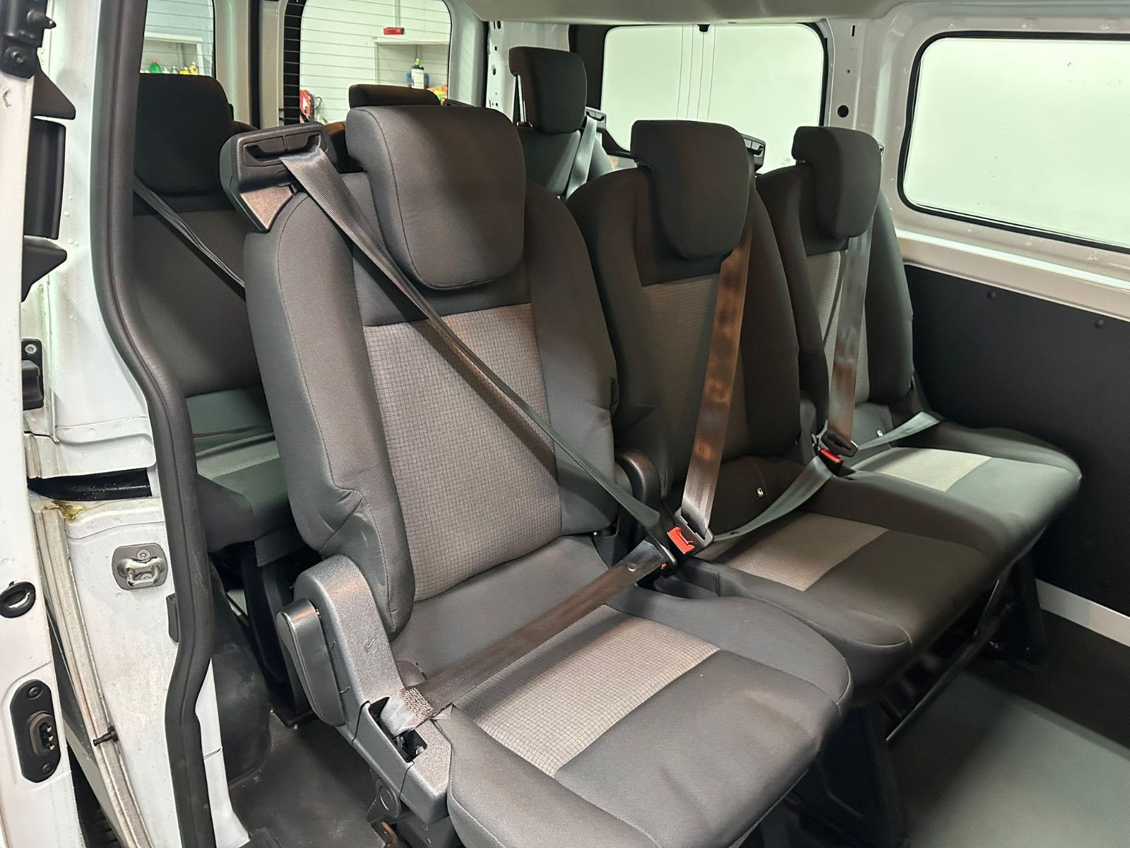 Fahrzeugabbildung Ford Transit Custom 320 L1H1 Trend* 9-SITZE *KLIMA*