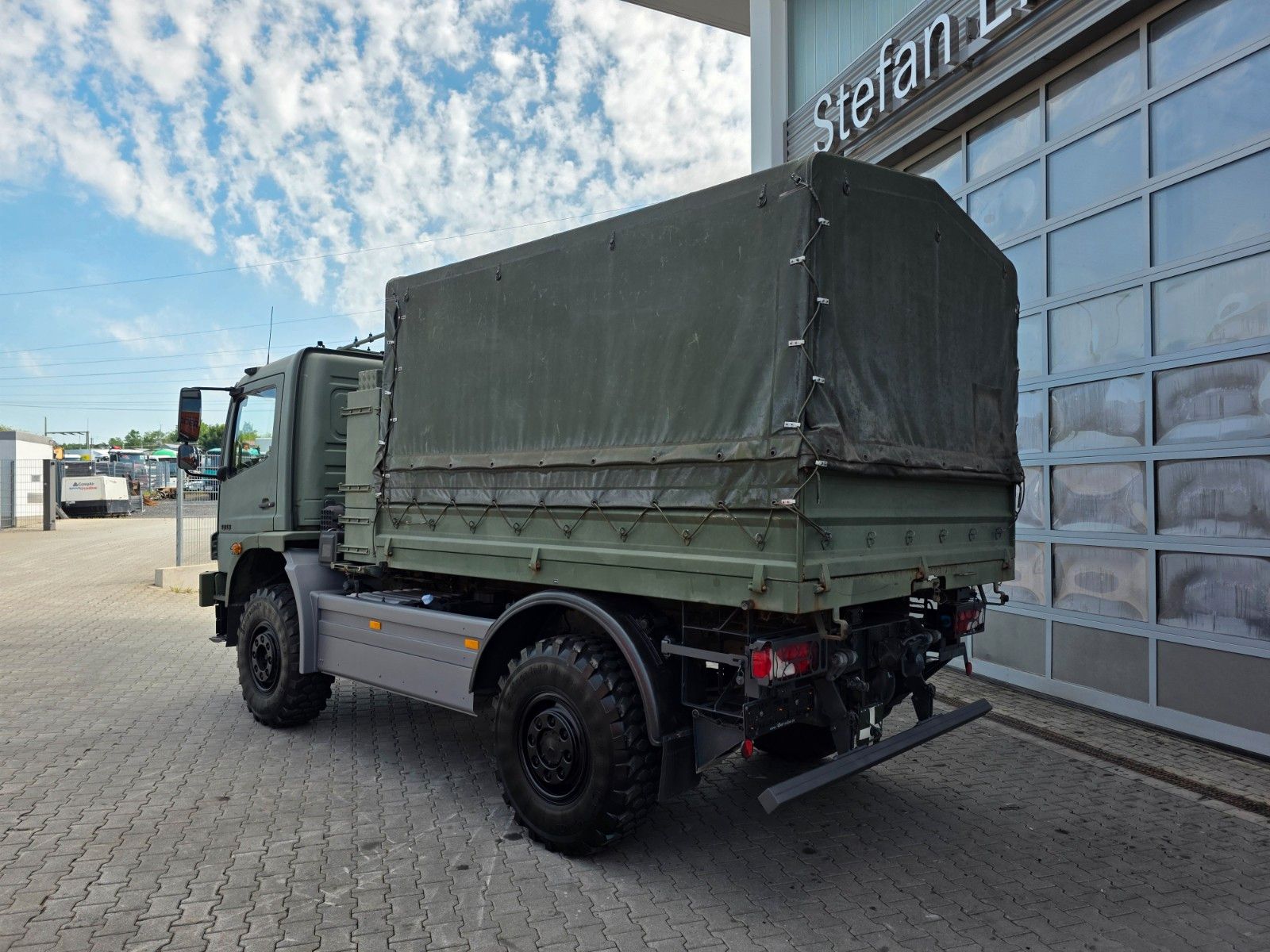 Fahrzeugabbildung Mercedes-Benz Atego 1018 A 4x4 Pritsche Plane mehrfach vorh.