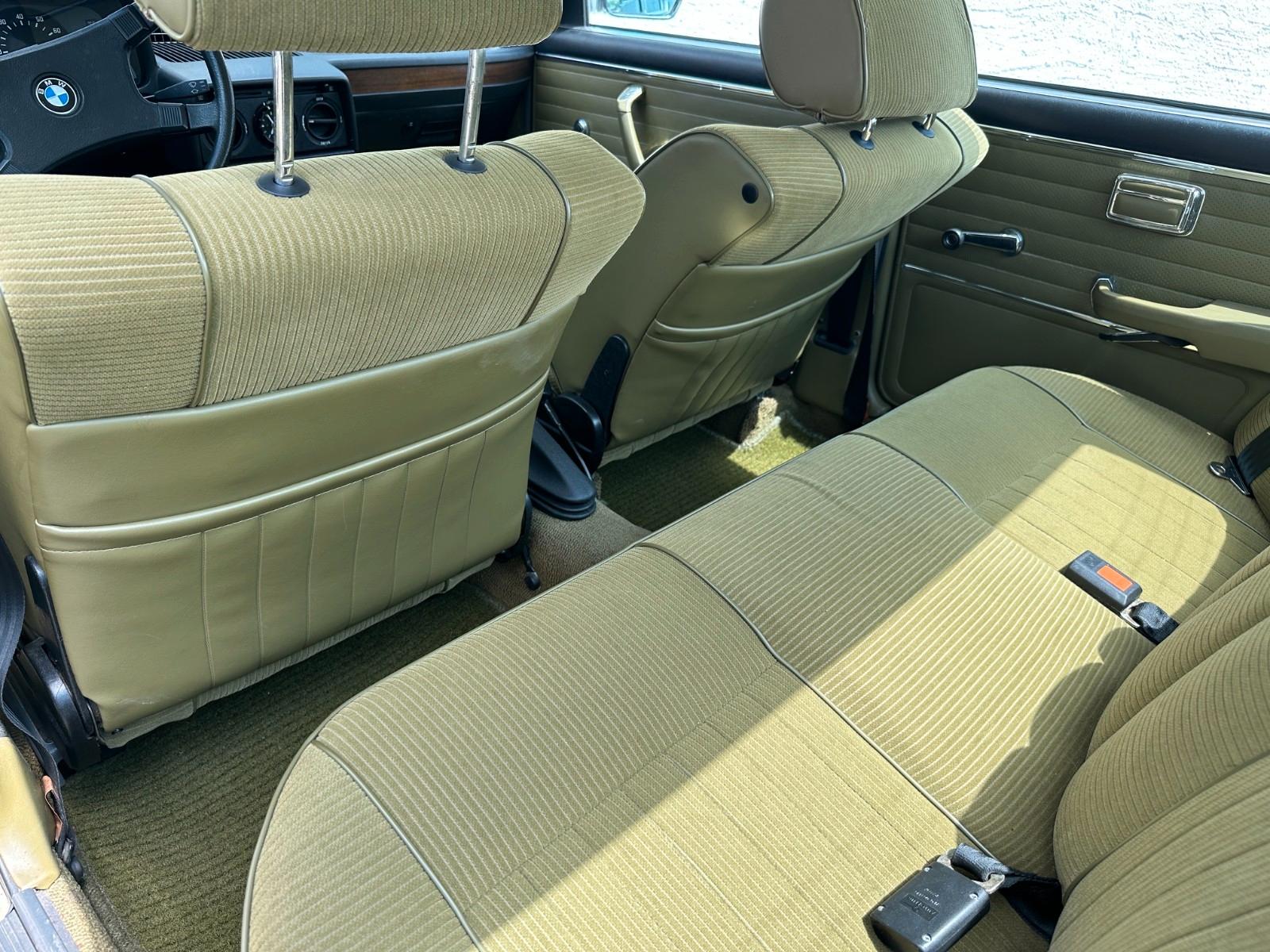 BMW 525 E12 150 CH BVM - TOIT OUVRANT