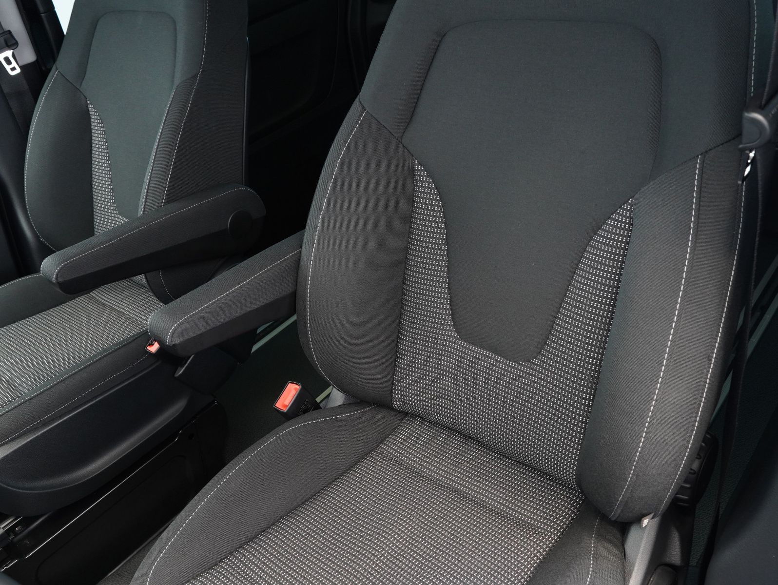 Fahrzeugabbildung Mercedes-Benz Vito Tourer 119 CDI Pro 4x4 lang PÖSSL VANSTAR
