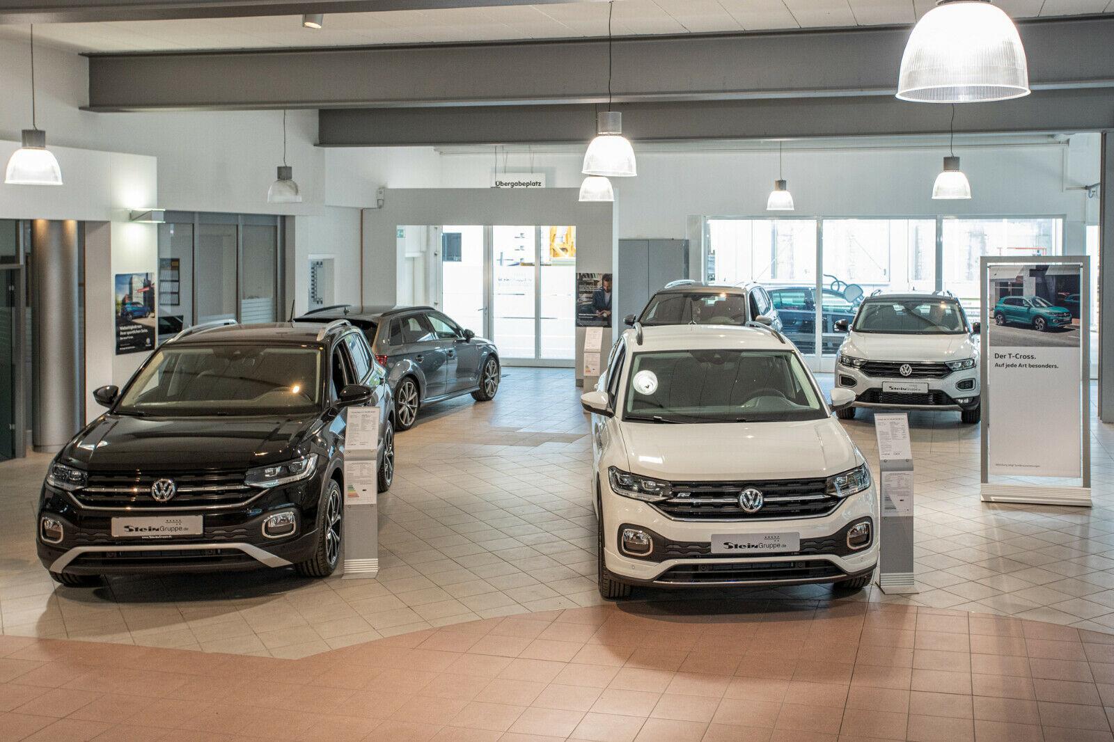 showroom-image-top