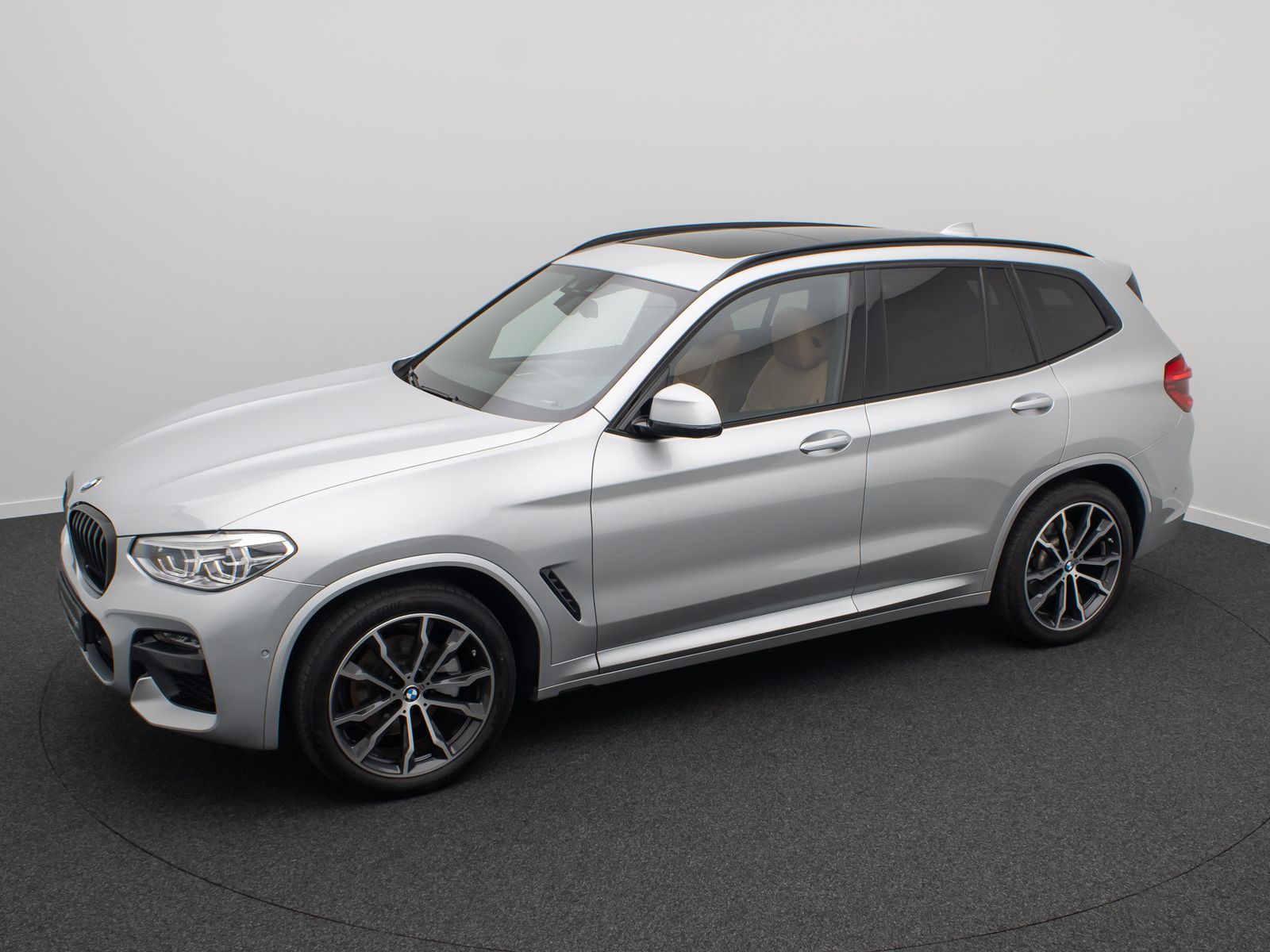 Fahrzeugabbildung BMW X3 xD20d M Sport ACC Kamera AHK DisplKey DAB 20"