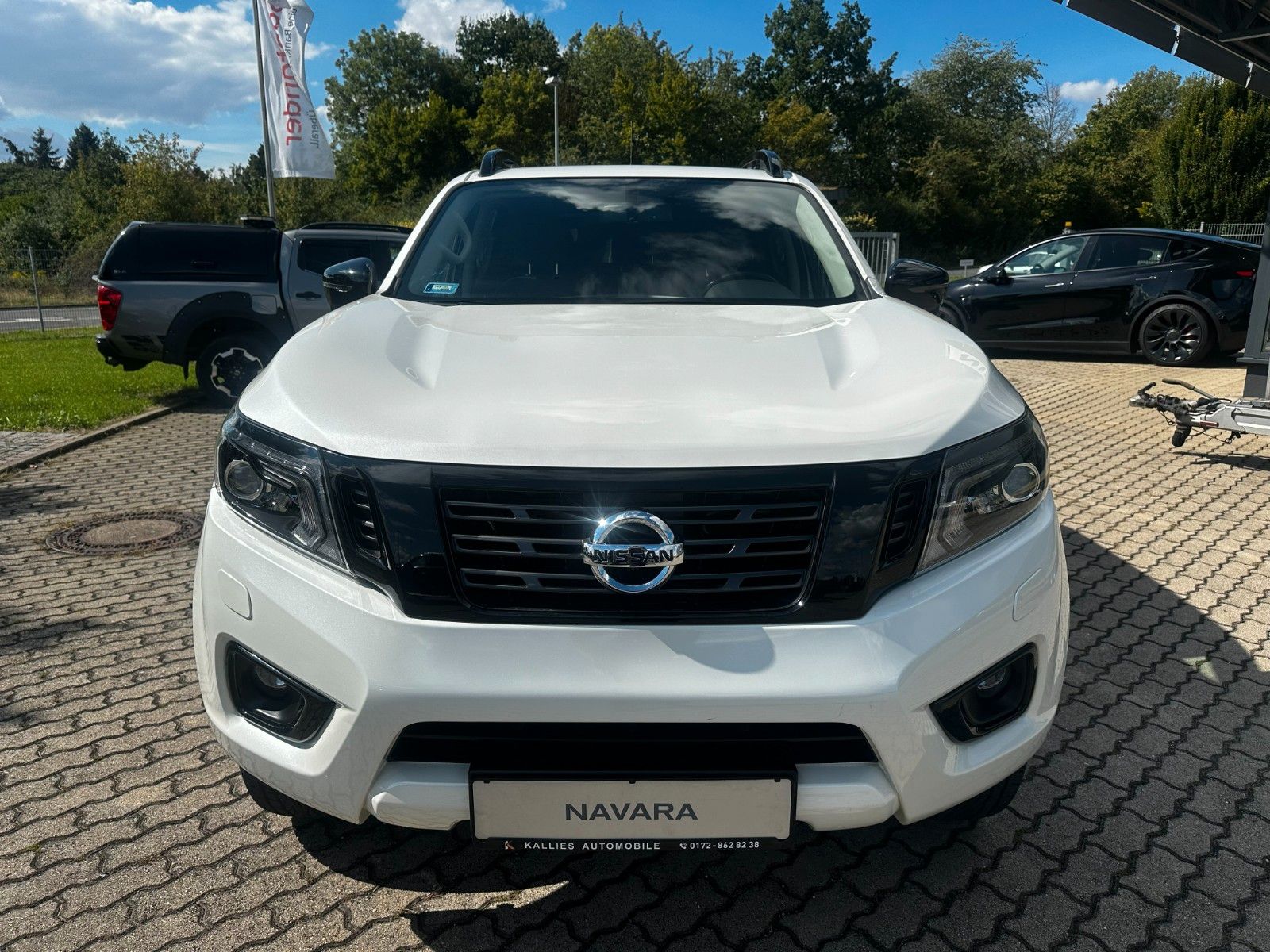 Fahrzeugabbildung Nissan Navara NP300 N-Guard 4x4 wie neu, Werksgarantie