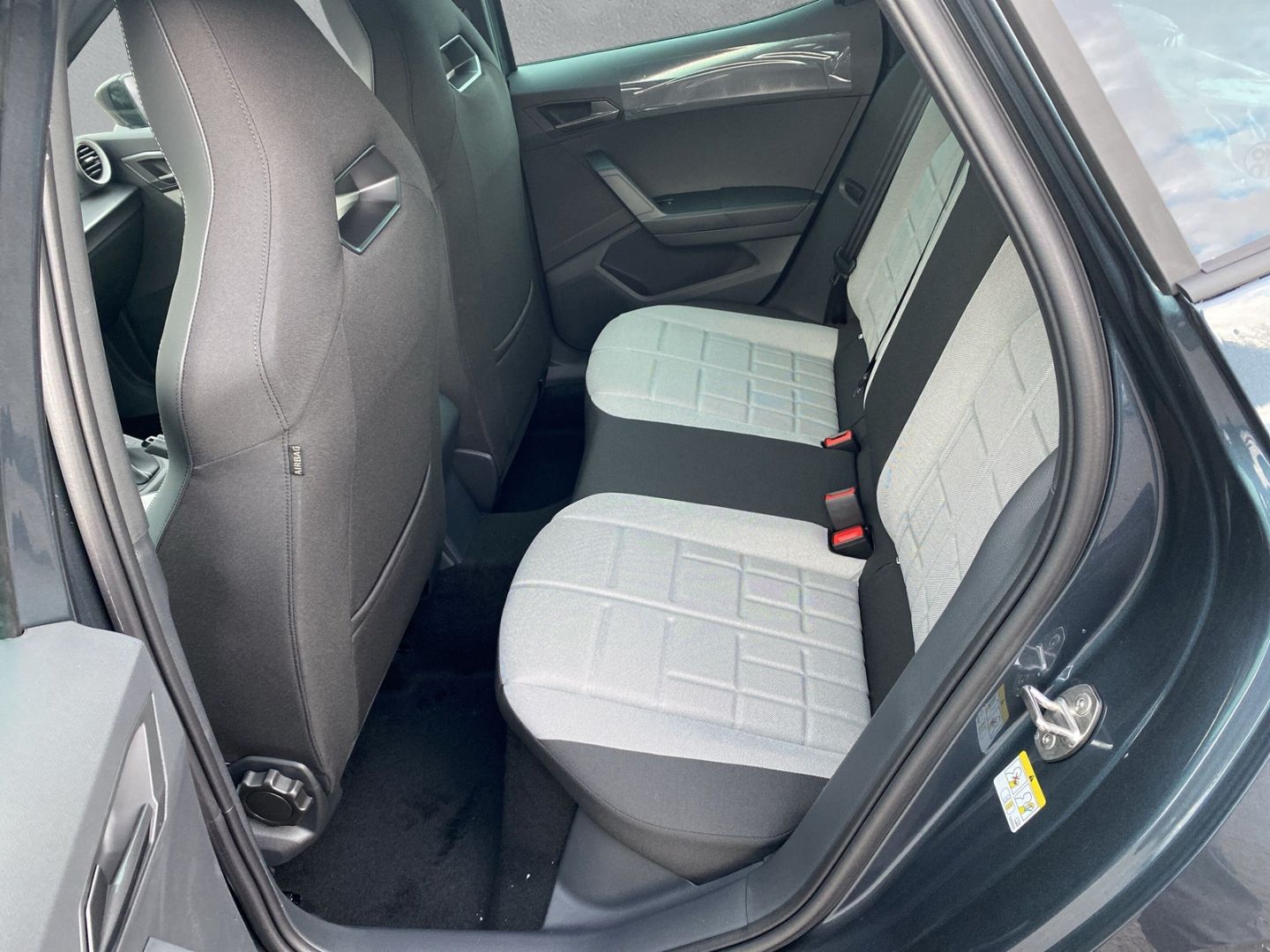 Fahrzeugabbildung SEAT Arona FR 1.0 85 kW*SHZ*LED*KESSY*NAVI*Full-Link*