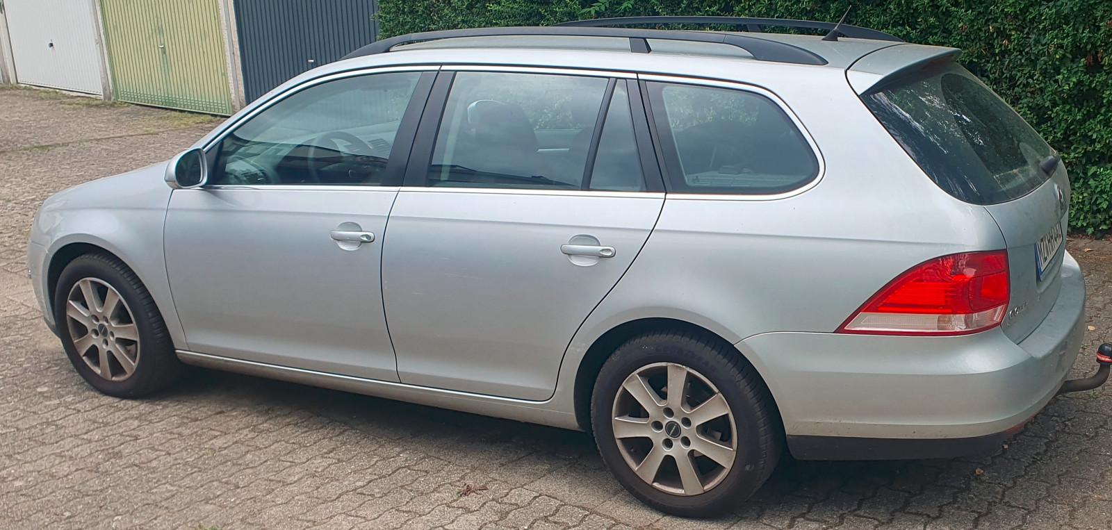 Volkswagen Golf 2009 — interior