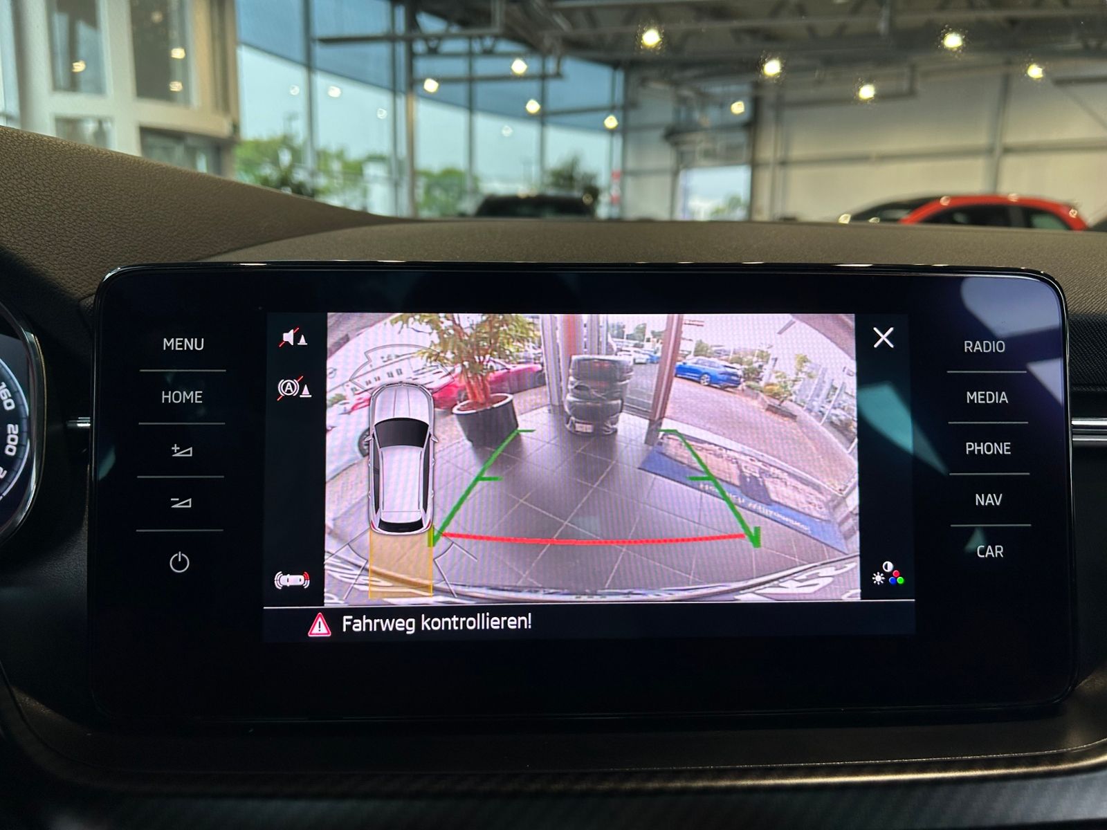 Fahrzeugabbildung SKODA KAMIQ Monte Carlo PANO LED NAVI