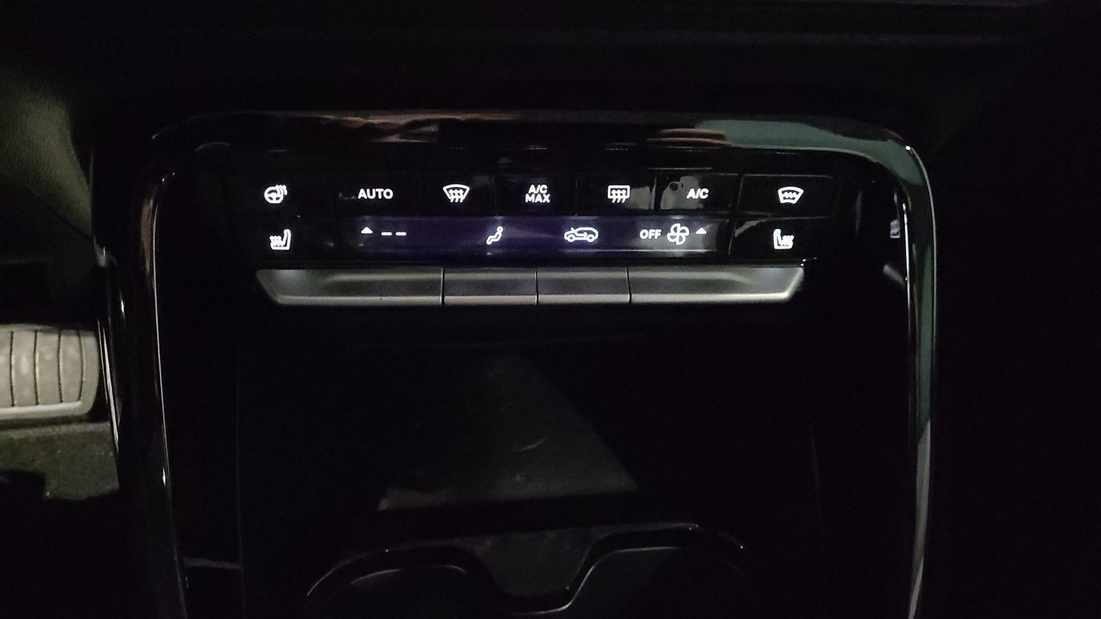 Fahrzeugabbildung Citroën e-C3 Aircross Max 113 PS AT