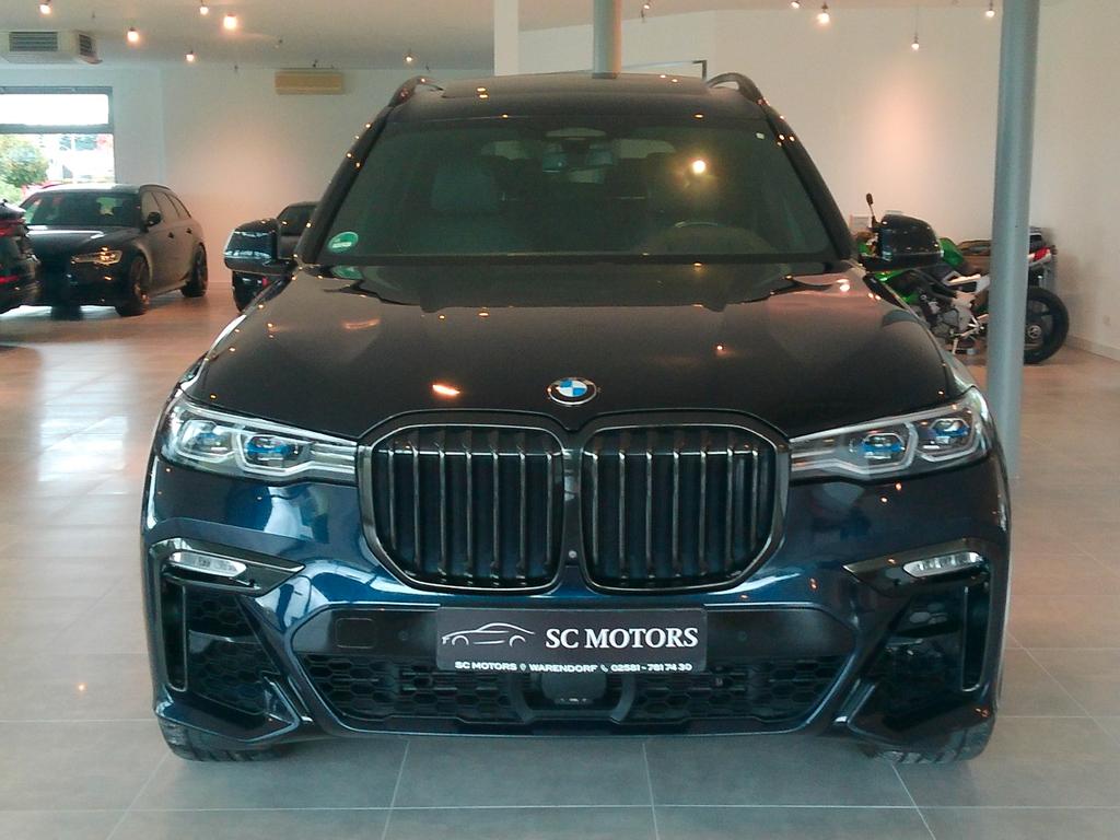 BMW X7 M50