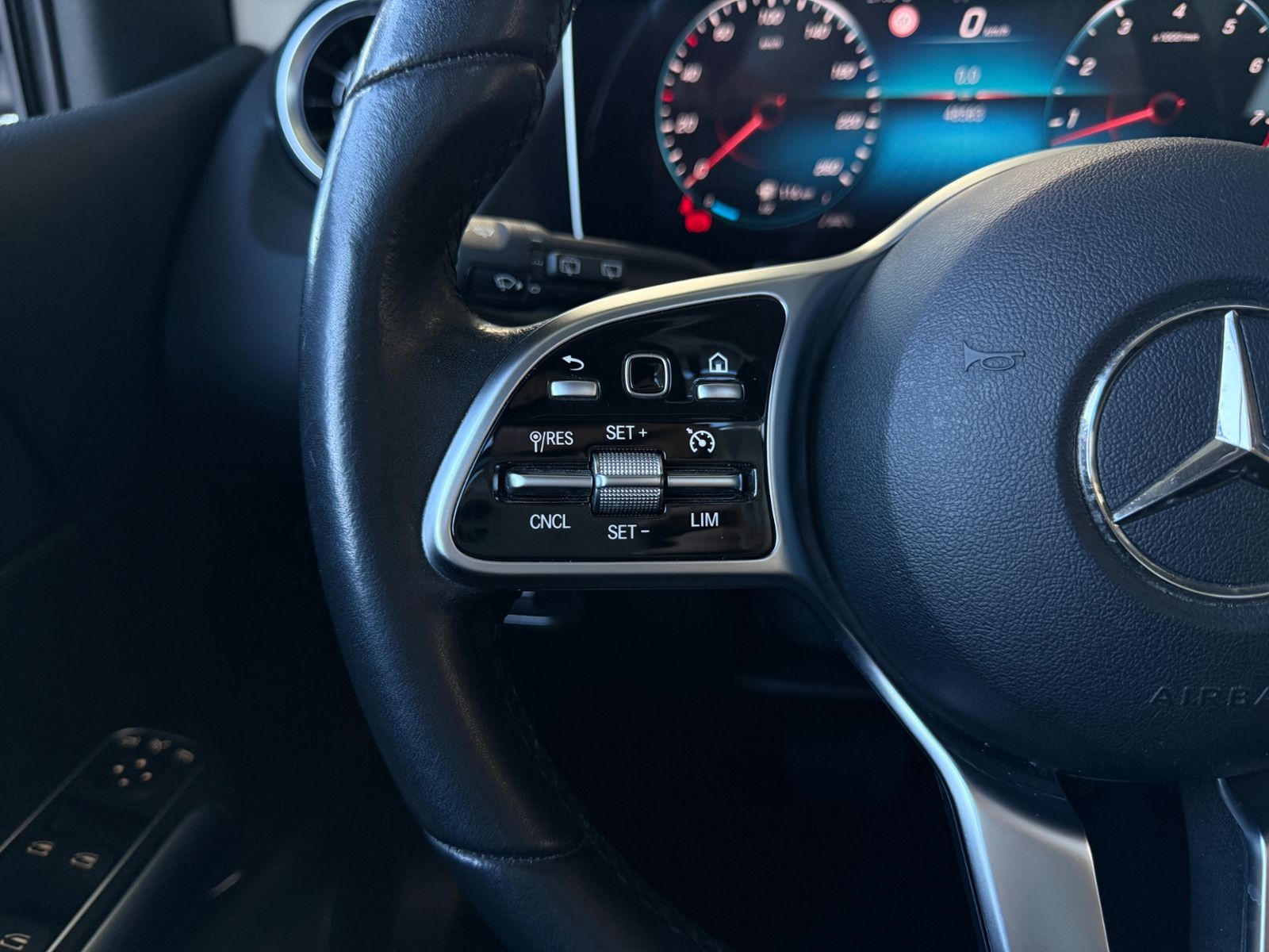 Fahrzeugabbildung Mercedes-Benz B 220 4Matic PANO LED NAV RFK SHZ ALU