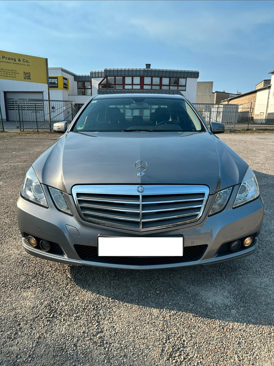 Mercedes-Benz E 220 CDI Aut. BlueEFFICIENCY Wartungsfrei AHK