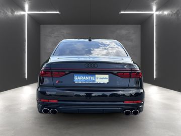 Audi S8 - 5