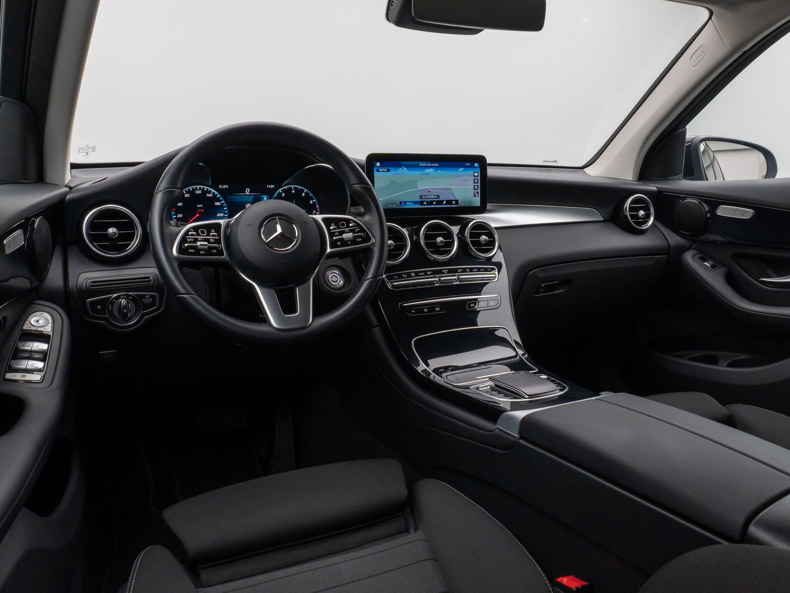 Fahrzeugabbildung Mercedes-Benz GLC 300 4Matic 9G-TRONIC Standhzg PDC LED AHK
