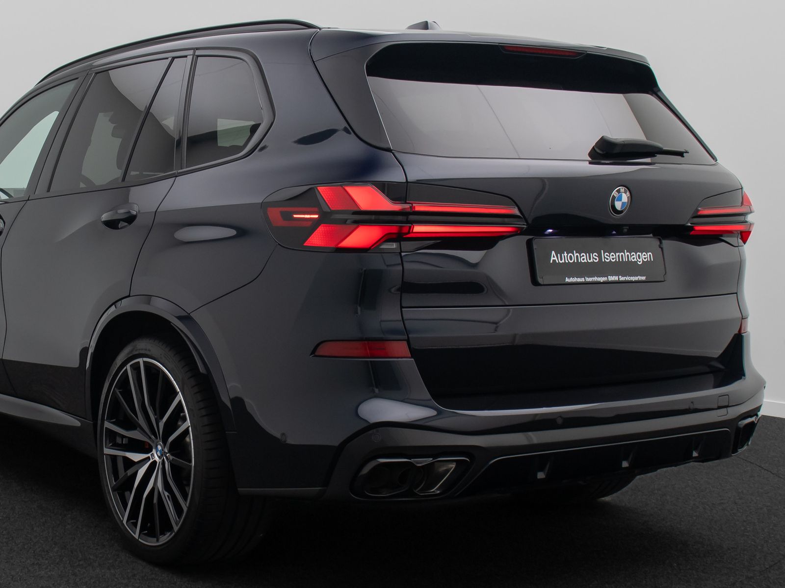 Fahrzeugabbildung BMW X5 M60i SkyLoung 360&deg; H/K Massage Individual 22"