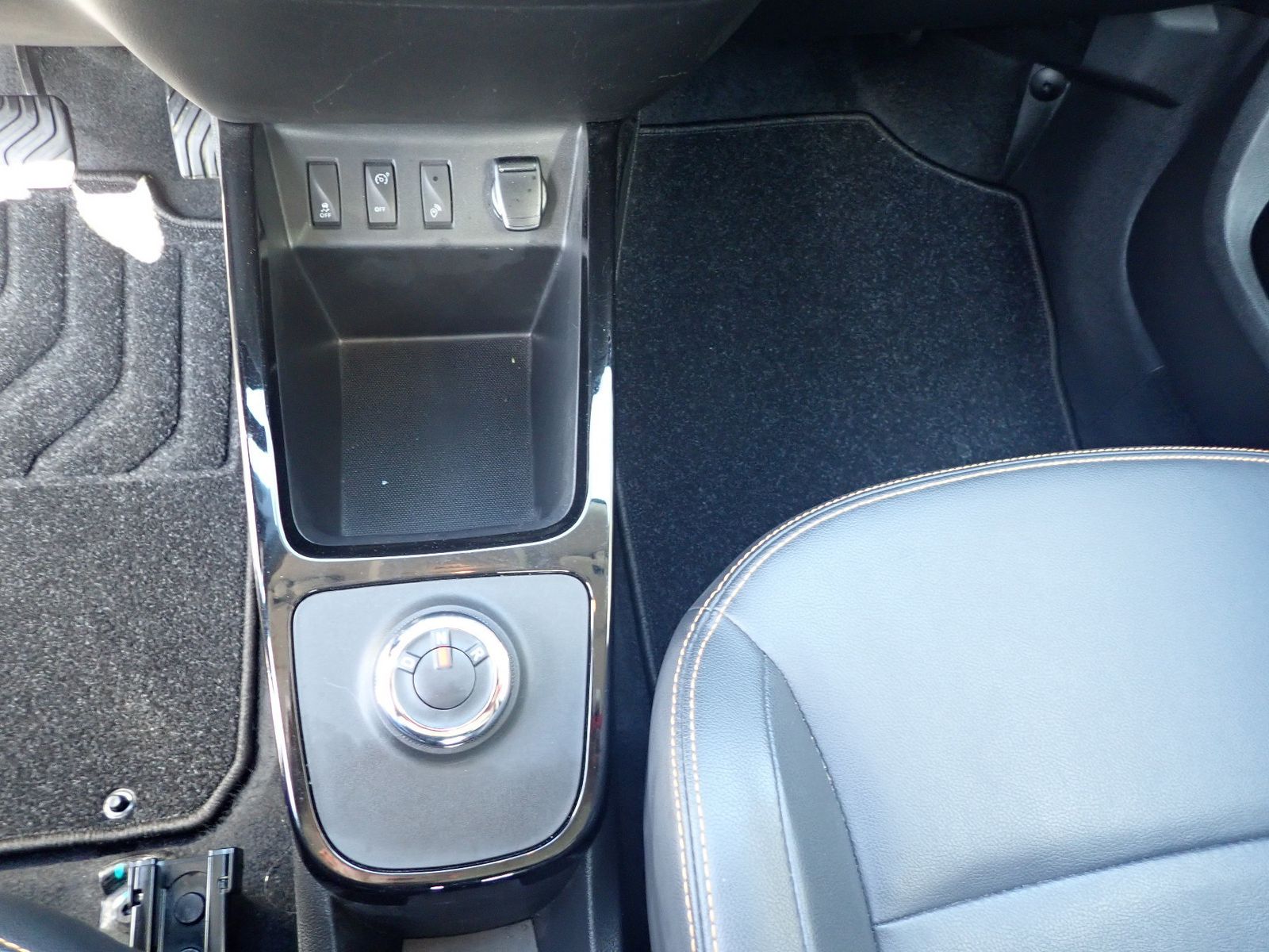 Fahrzeugabbildung Dacia Spring Electric 45 Comfort Plus mit CCS