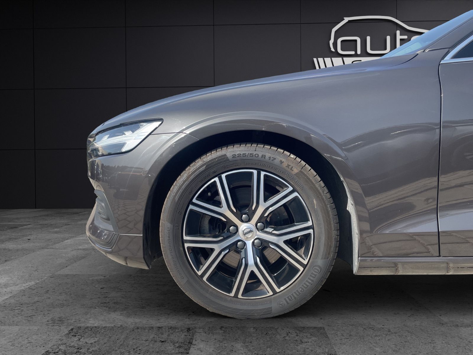 Fahrzeugabbildung Volvo S60 Lim. Plus Dark LED*CAM*Navi*Shzg