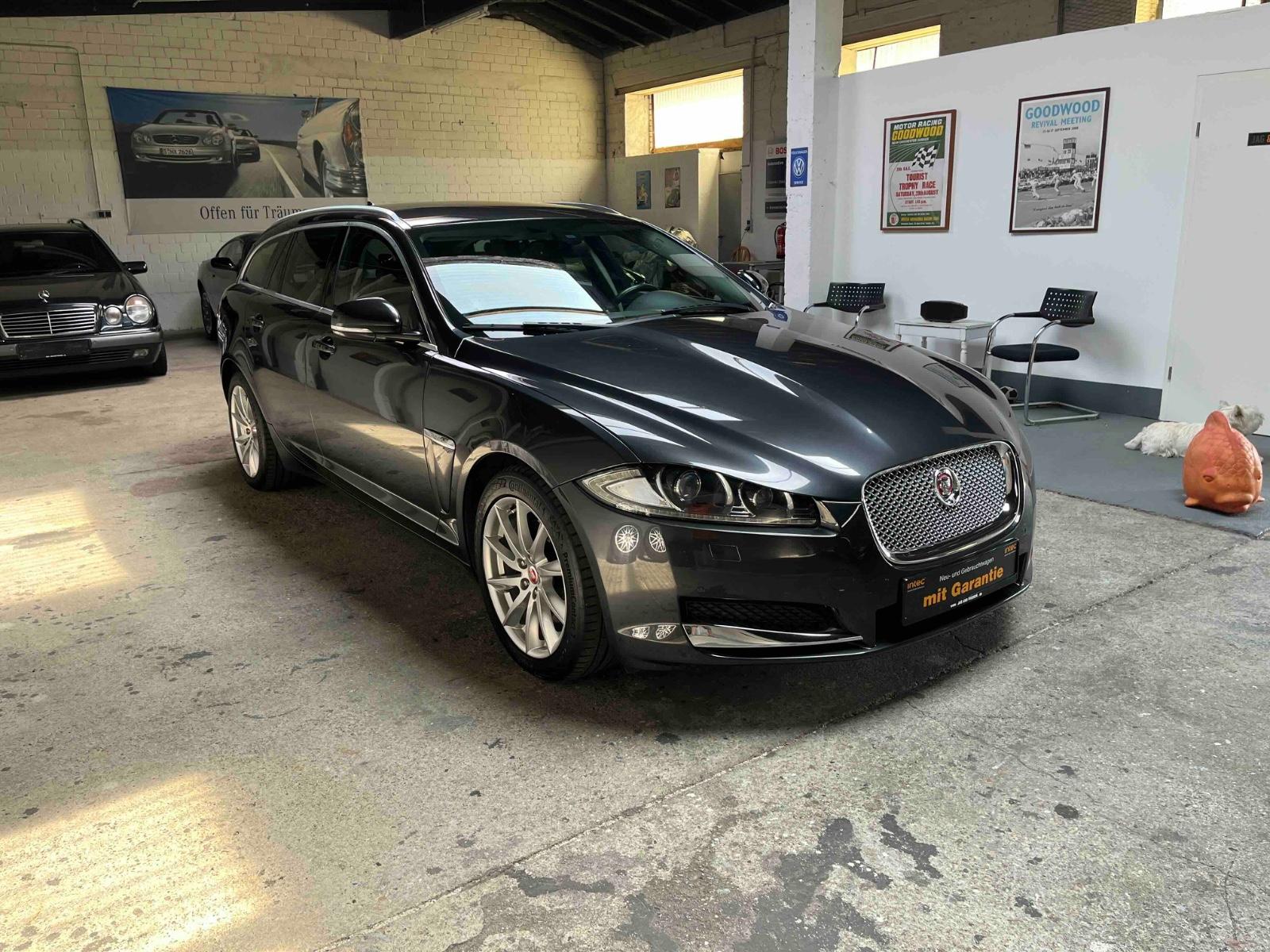 Jaguar XF Sportbrake 2.2 D Aut. Xenon SHZ PDC Keyless