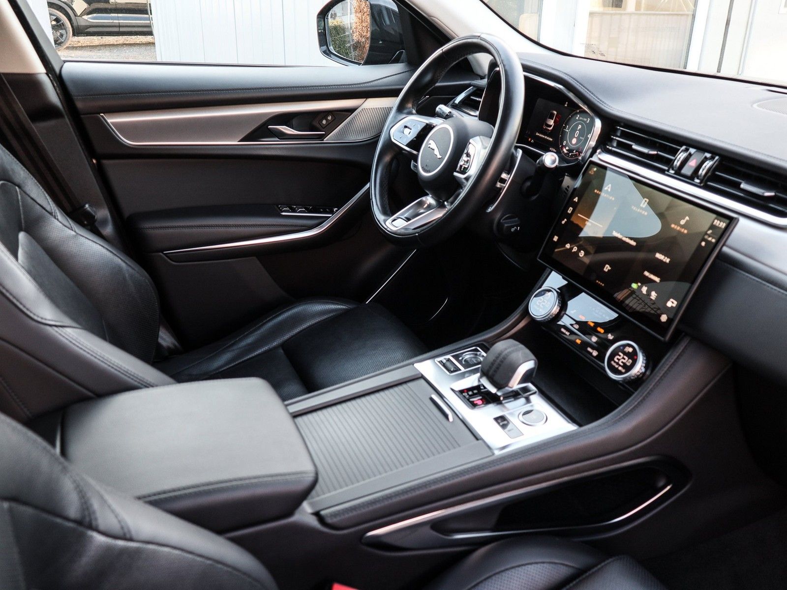 Jaguar F-PACE D200 S AWD Schiebedach, el. AHK, 12,3" TF imagem 3