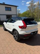 Volvo XC40 D4 AWD R Design Geartronic R Design - Volvo XC40 von privat
