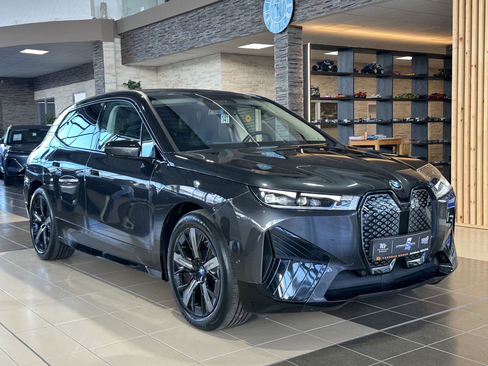 BMW iX 40 Sport Leder 360Cam Memory Ambiente HUD AHK