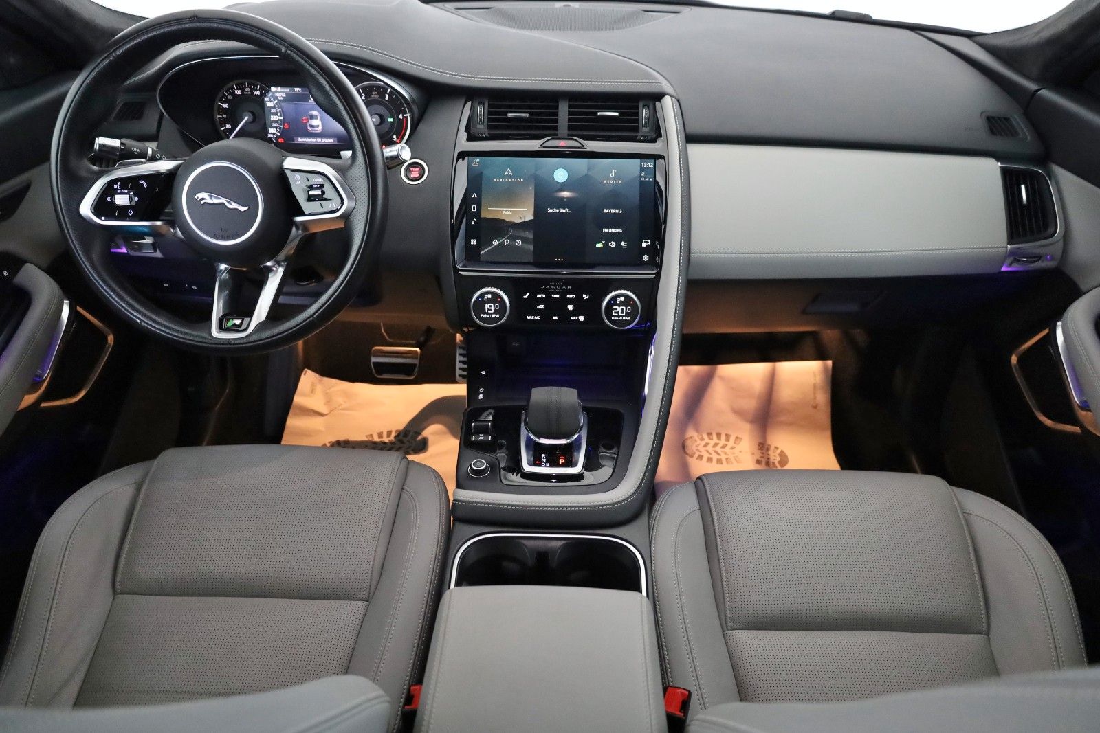 Fahrzeugabbildung Jaguar E-Pace R-Dynamic SE AWD,Navi,Kamera,ACC,AHK+WR