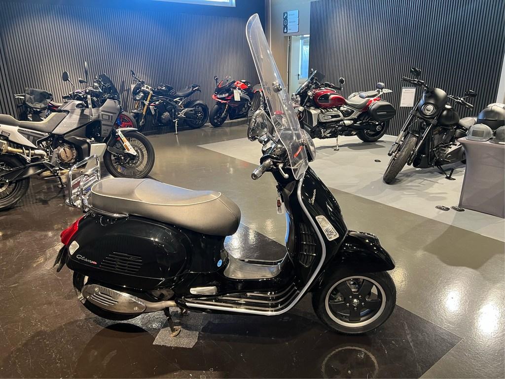 Vespa GTS 125 