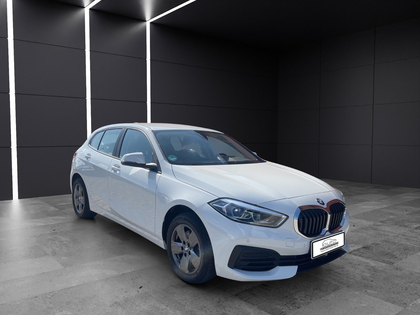 Fahrzeugabbildung BMW 118 i Advantage *SitzHZ*LED*CarPlay*DAB*USB*