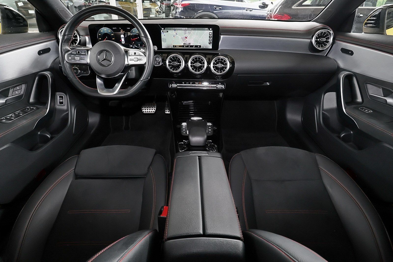 Mercedes-Benz CLA 200 Coupé AMG KAMERA NIGHT CARPLAY LED 18 foto 5