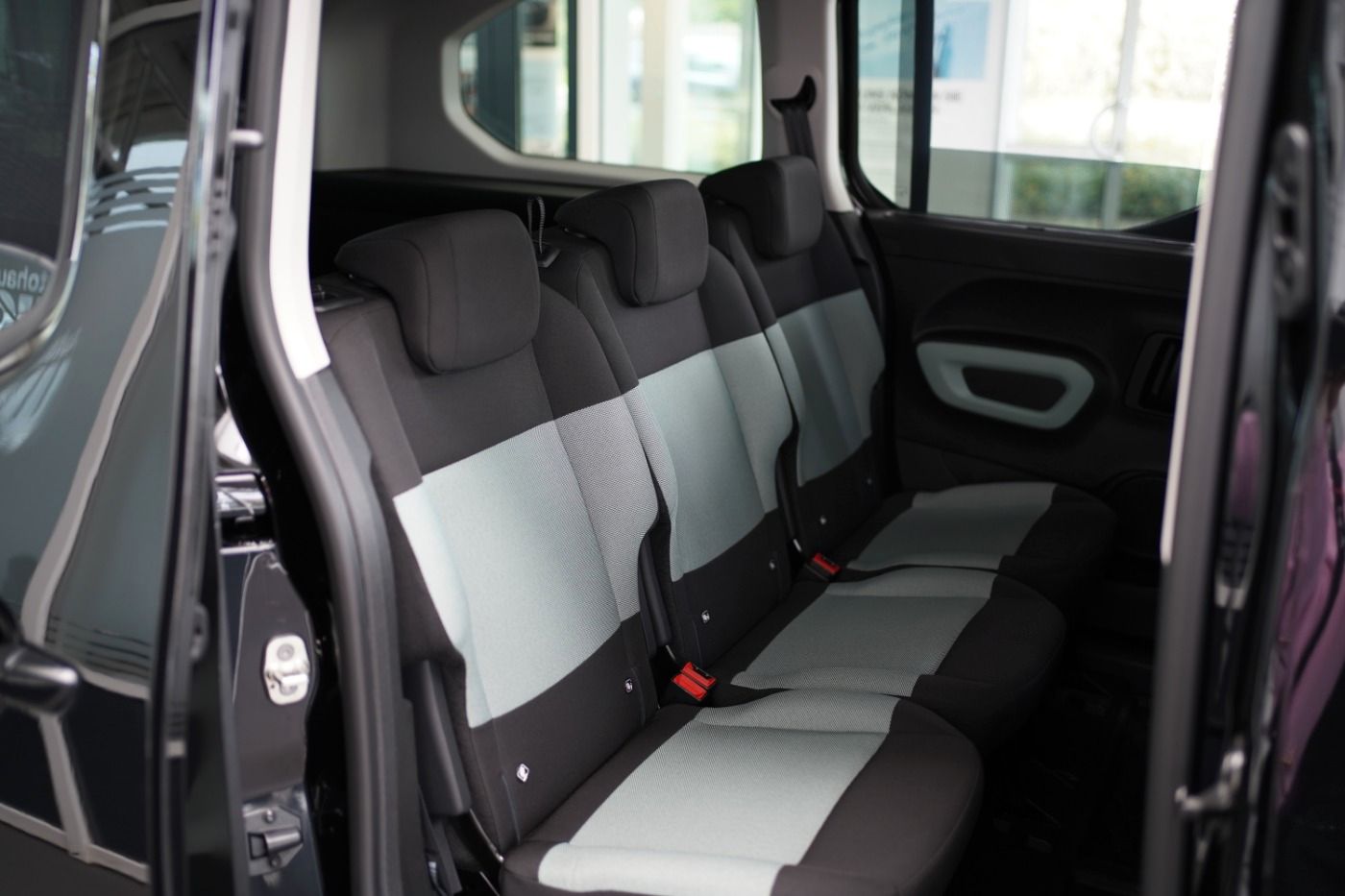 Fahrzeugabbildung Citroën Berlingo XL BlueHDi 130 Shine Standheizung AHK