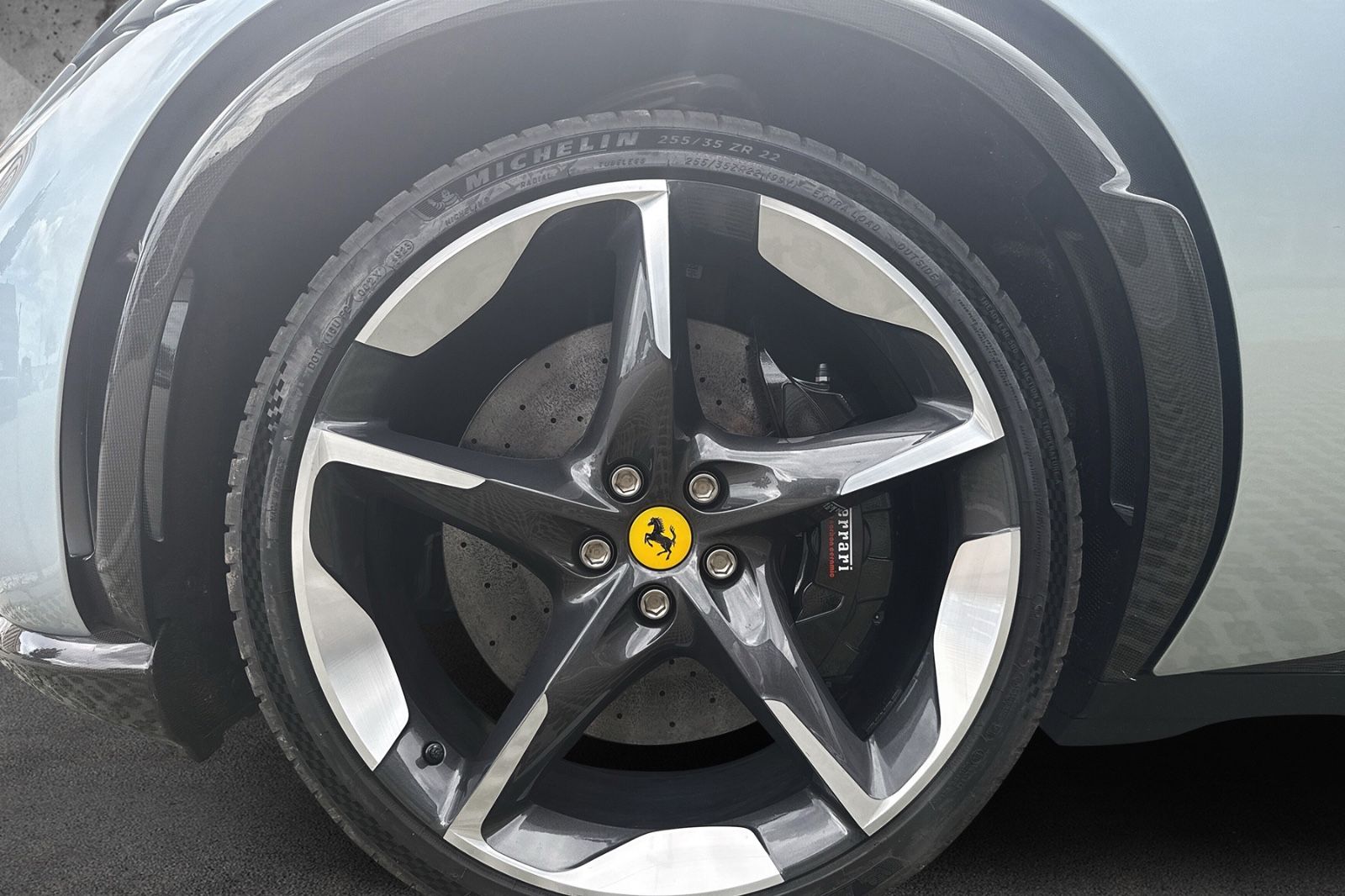 Fahrzeugabbildung Ferrari Purosangue*Voll Carbon*Massage Sitze*JBL*LED