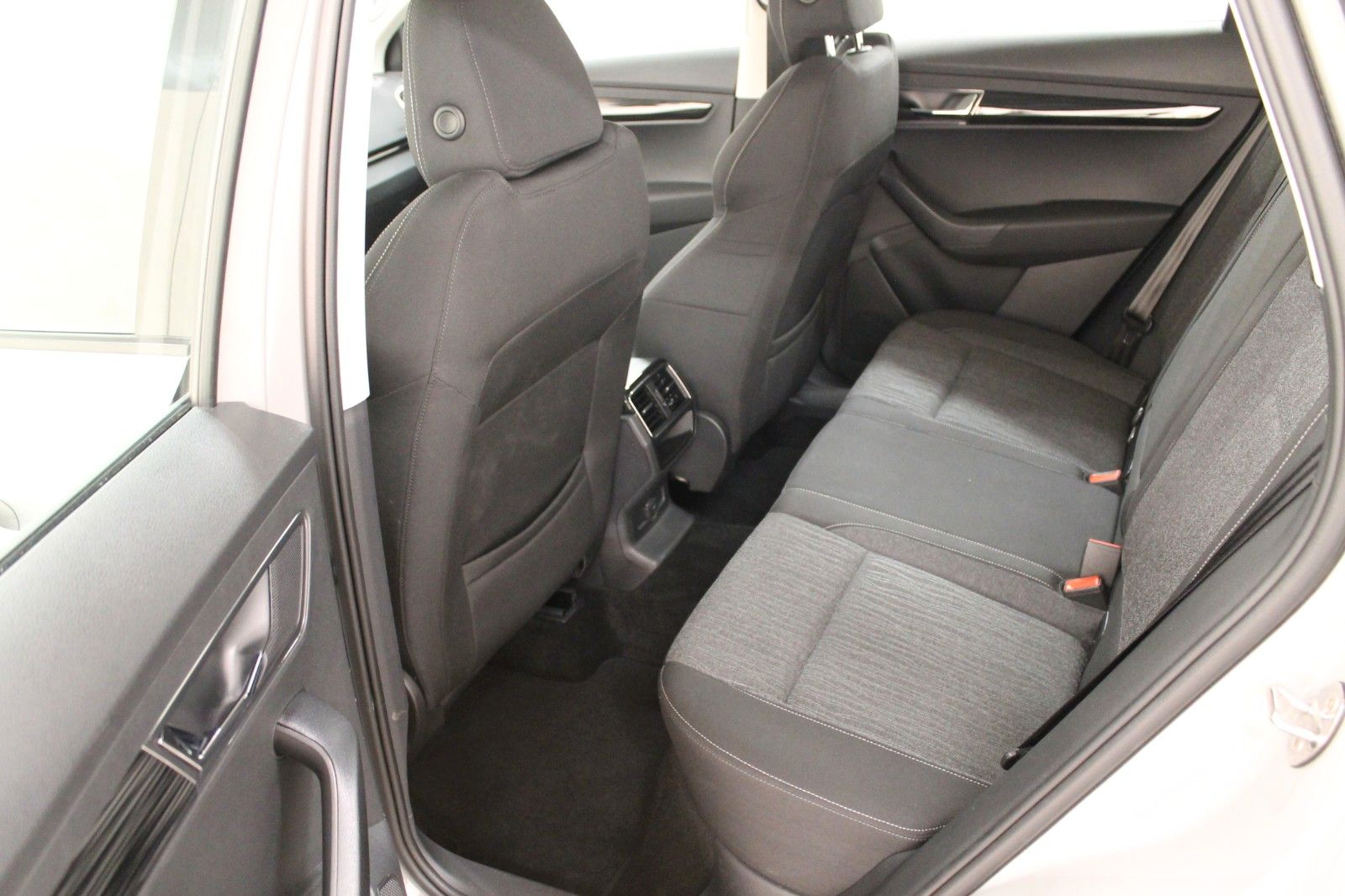 Fahrzeugabbildung SKODA Karoq Style 1.0 TSI 85 kW