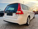 Volvo V70 Kombi Linje Svart - Volvo V70 mit Diesel-Antrieb: Kombi