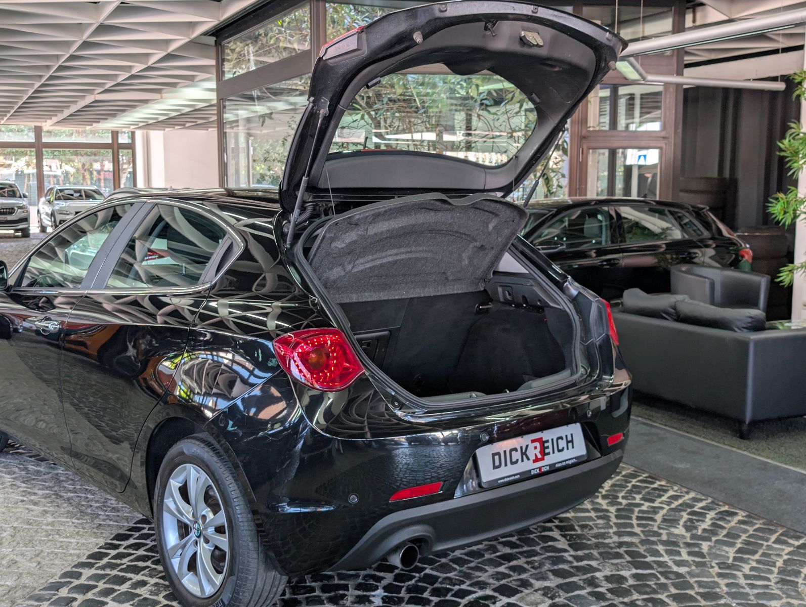 Fahrzeugabbildung Alfa Romeo Giulietta Turismo 1.4 Turbo XENON TEMP MFL ALU