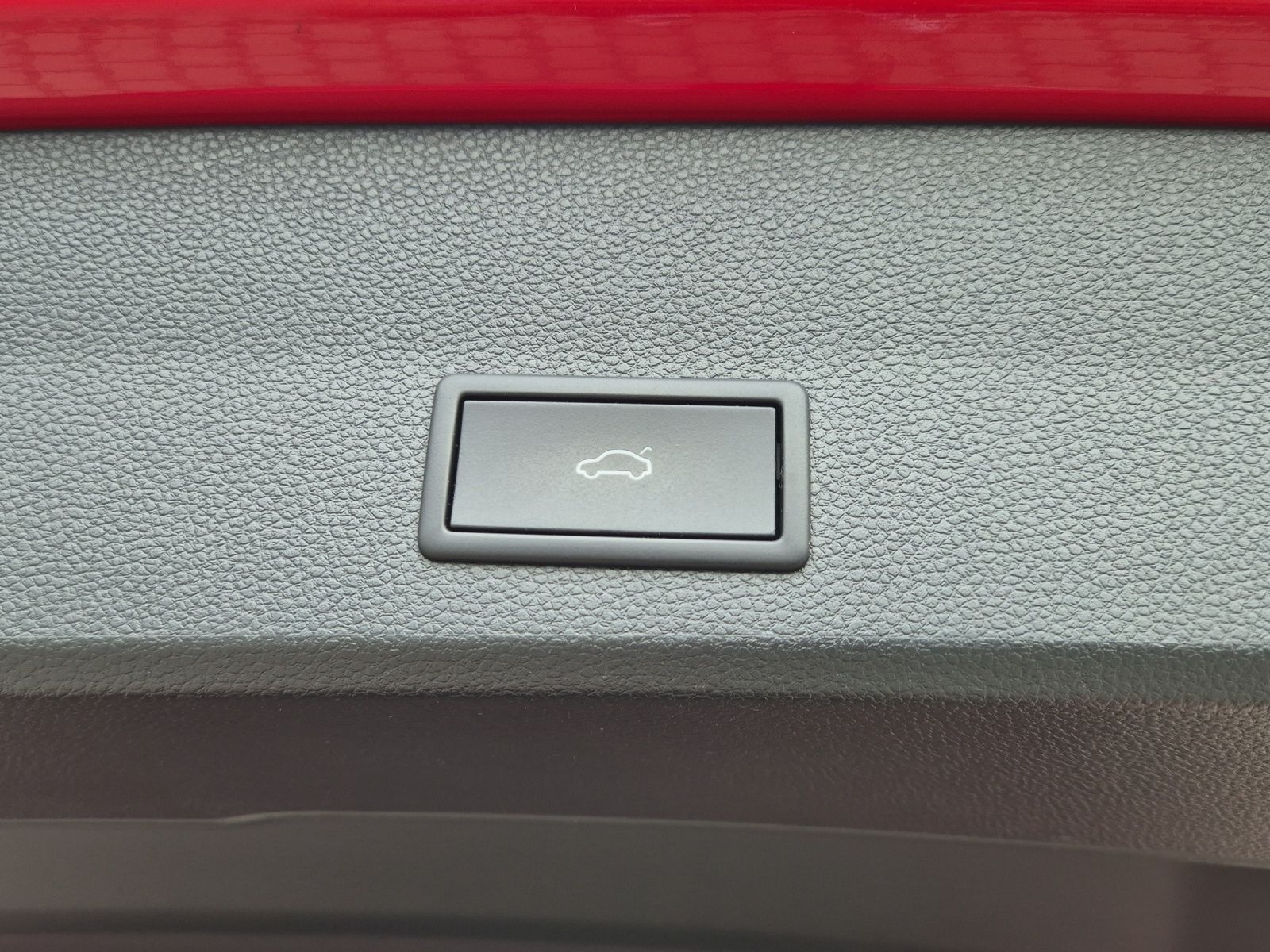 Fahrzeugabbildung SEAT Ateca TSI FR LED AHK CarPlay AID ACC RFK SHZ
