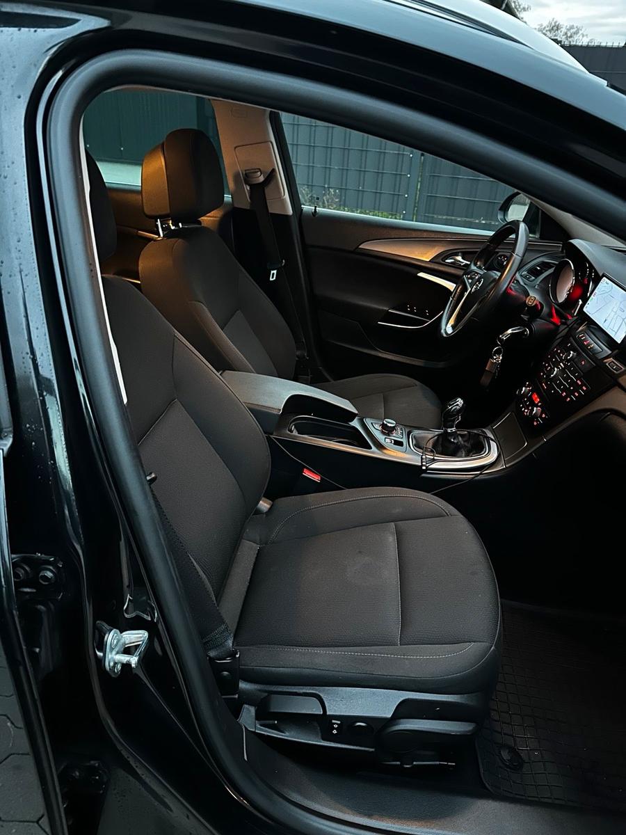 Opel Insignia 2011 — photo 14