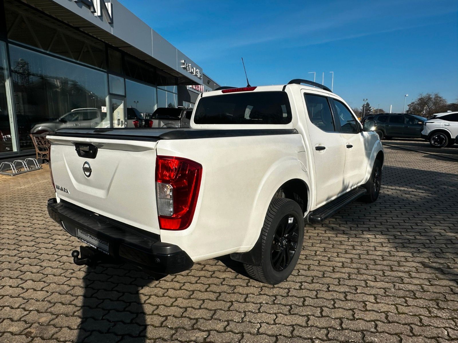 Fahrzeugabbildung Nissan Navara NP300 Tekna Double Cab 4x4 AHK