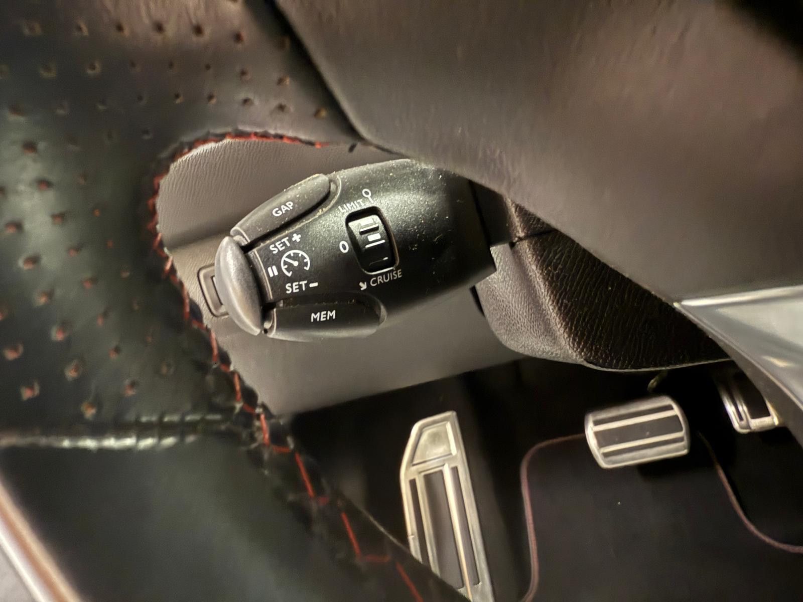 Fahrzeugabbildung Peugeot 308 GT /AHK /NAVI/KAMERA/LEDER/SCHECKHEFT